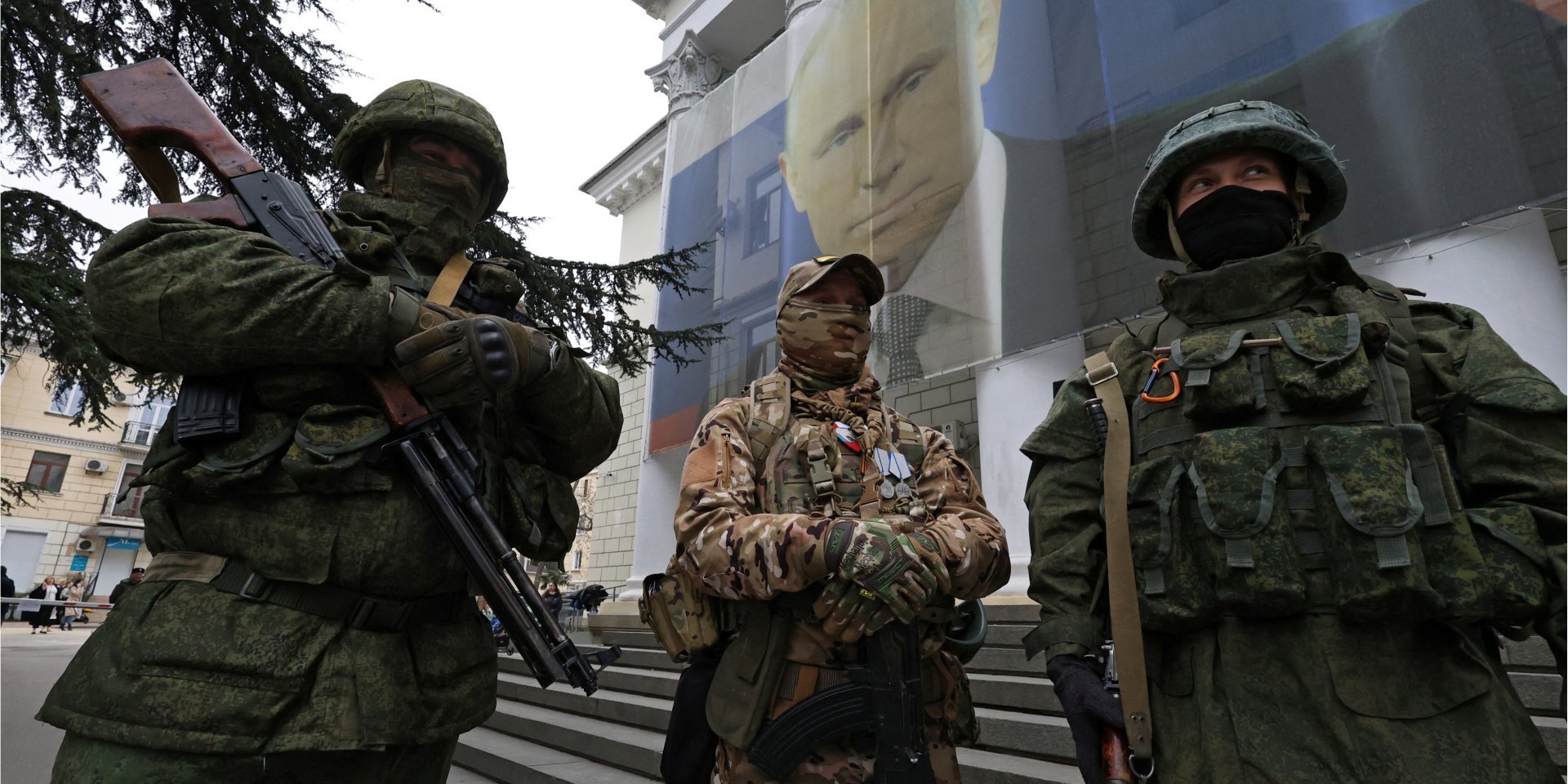 Спонсорували армію РФ.  Суд заарештував гелікоптери та літаки кримських бізнесменів.