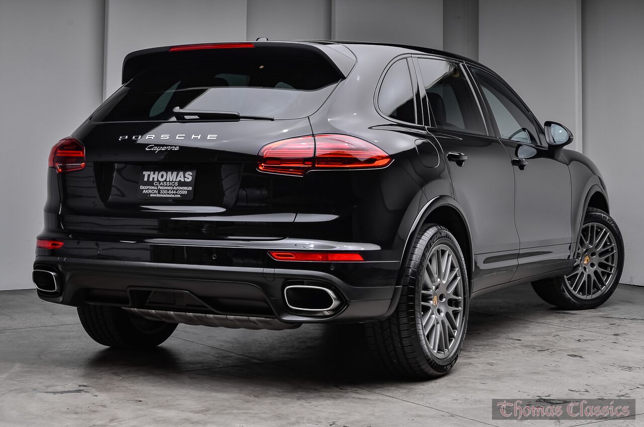 Елітний кросовер Porsche скоро з'явиться в Україні