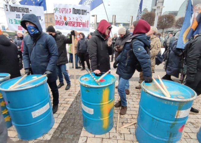 Порошенко прибув до Печерського суду Києва