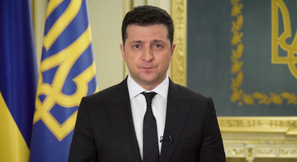 У відеозверненні до українців Зеленський “забув” про двох поранених бійців ЗСУ та країну-агресора