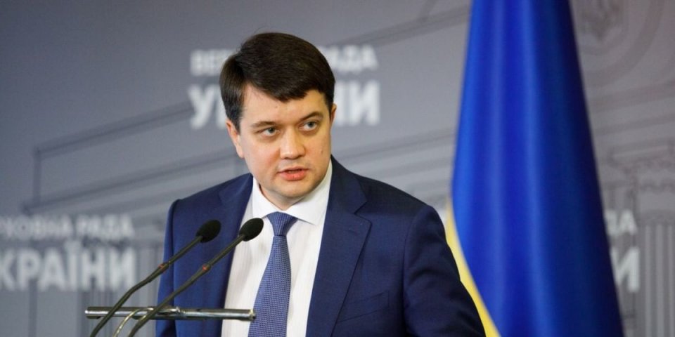На місці президента я ввів би військовий стан, — Разумков про визнання “Л/ДНР”