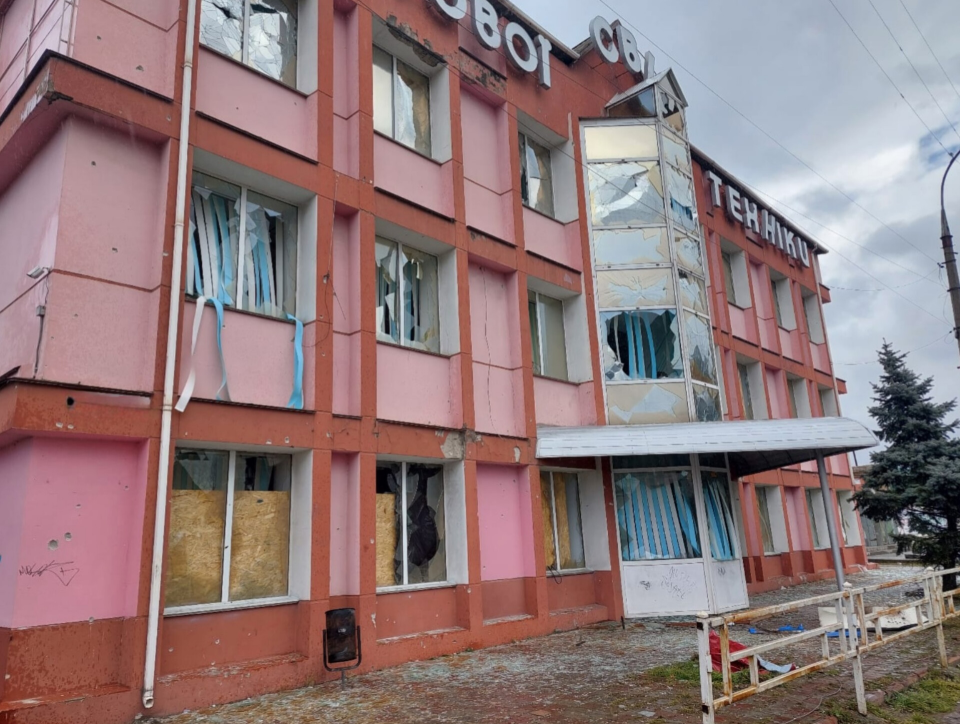 Росіяни завдали ударів по Херсону та Очаку: обстріляли зупинку громадського транспорту та портову інфраструктуру (Фото)