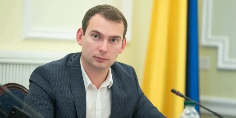 “Можна показати бізнесу середній палець”. Кабмін ухвалив рішення, яке відкриває податковій усі транзакції українців — Желєзняк