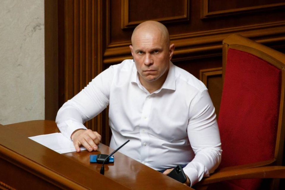 Ківу позбавили звання кандидата наук та двох нагородних пістолетів
