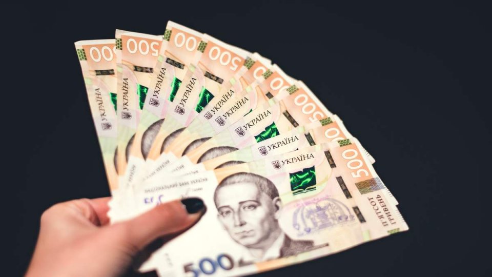 Коли та хто отримає кошти з економічних паспортів