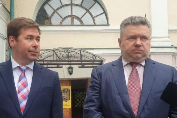 Адвокати Петра Порошенка вимагають закриття всіх справ, ініційованих Портновим