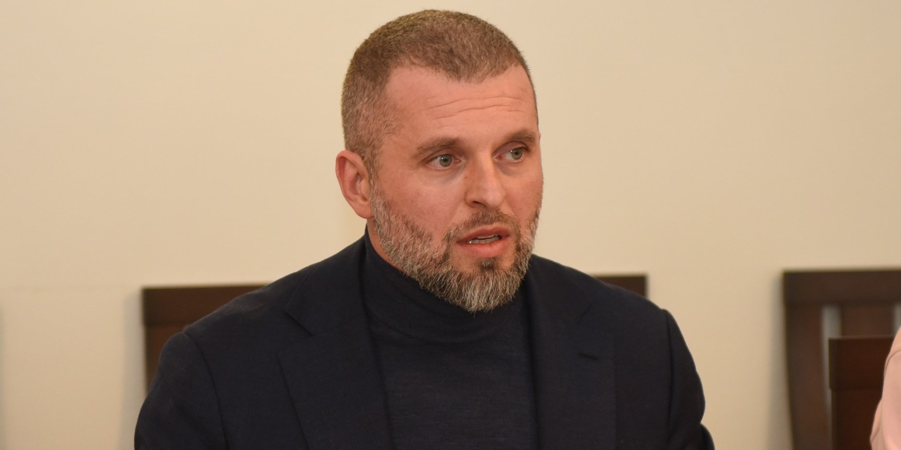 «У жодному разі не залучена». Міністр спорту Бідний заперечує причетність дружини до бізнесу її батька з росіянами