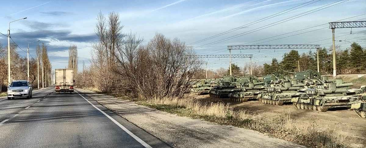 Росія стягує до кордону з Україною танкову армію та артилерію, — CIT