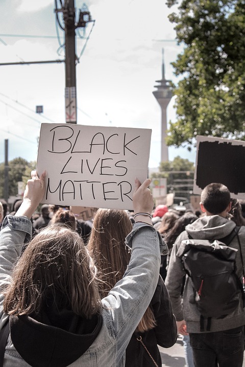 Що означає, коли сняться павуки: глибоке дослідження символіки снів.