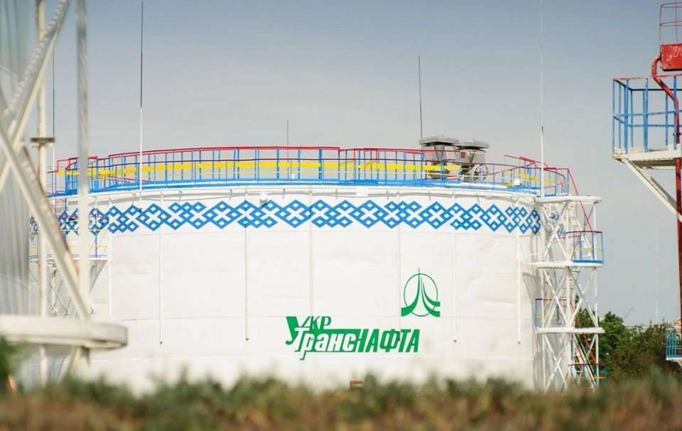 В Україну вперше завезли британську нафту