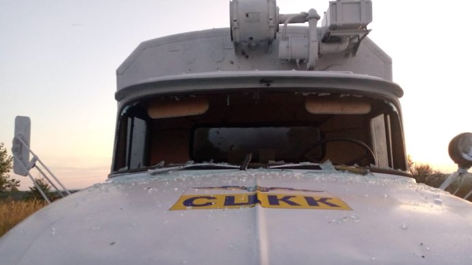 Бойовики обстріляли спецавтомобіль СЦКК