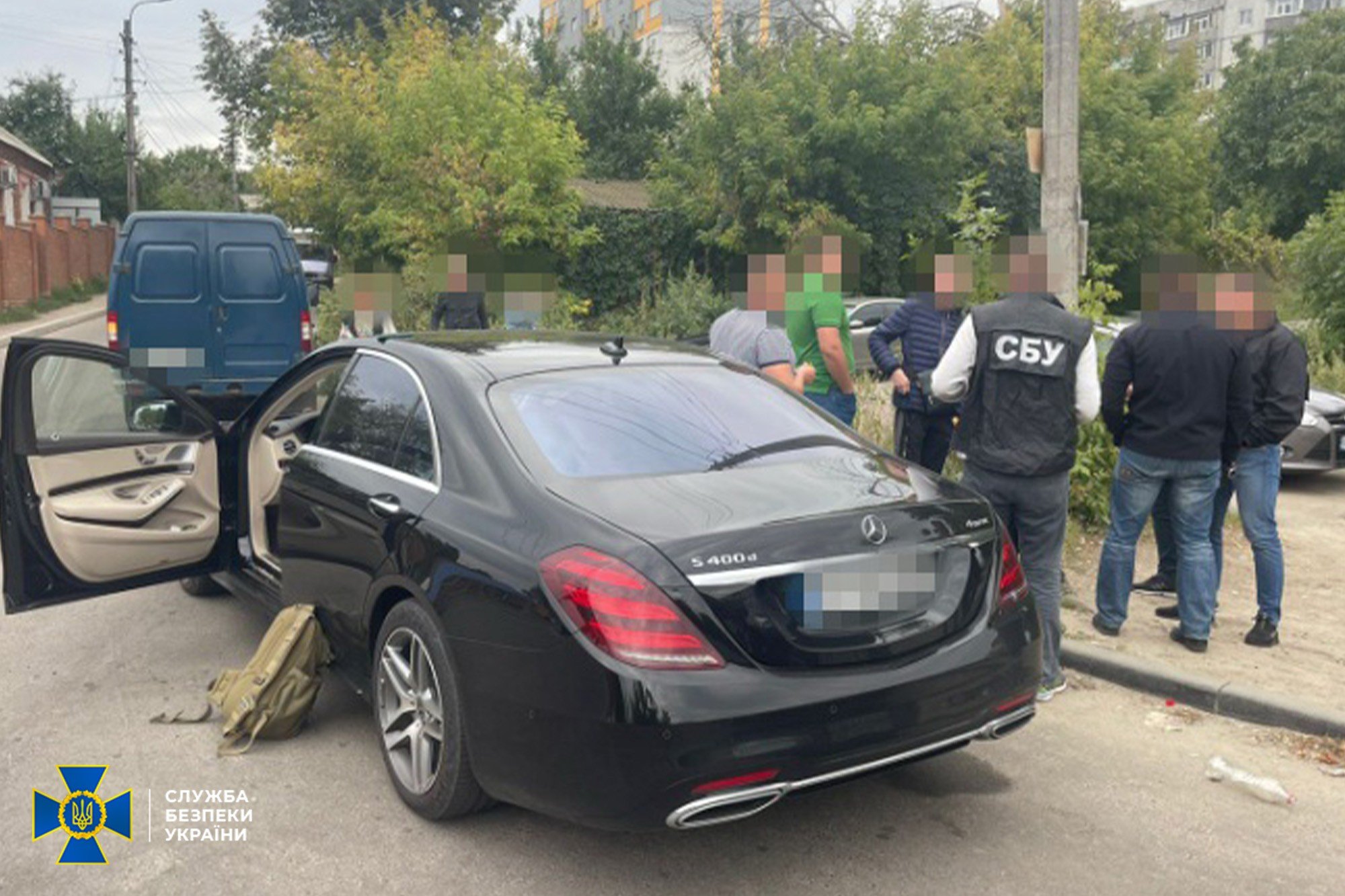 Підприємці на Львівщині щомісяця вивозили до 30 фур деревини з України за кордон.