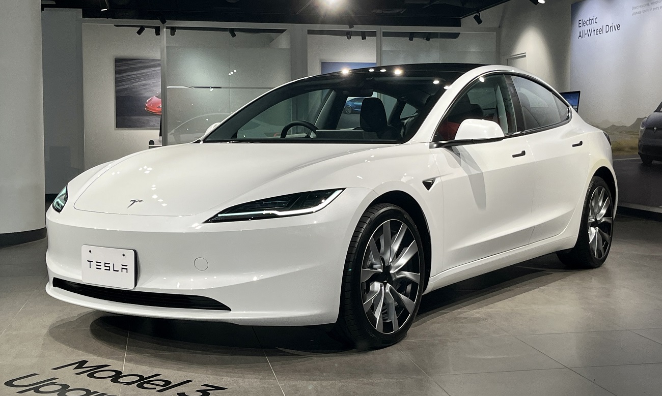 Батарея Tesla Model 3: як вибрати якісний акумулятор для безперебійної їзди?