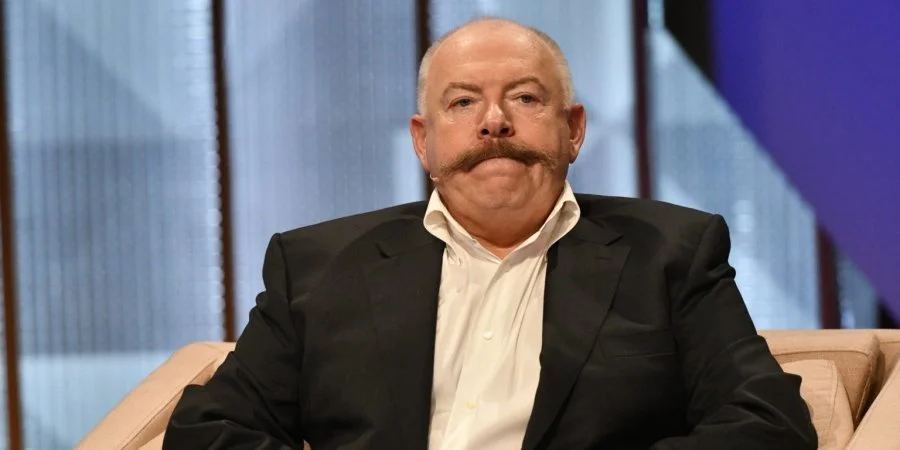 Він зняв туалет і скручений наряд: Piskun Moon покинув державний об’єкт у Краппі (відео)