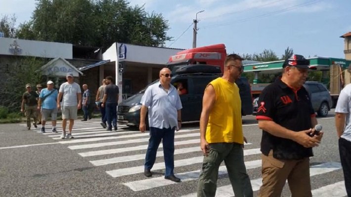 У слов’янському та Краматорі він протестував проти призначення голови CCA LAH