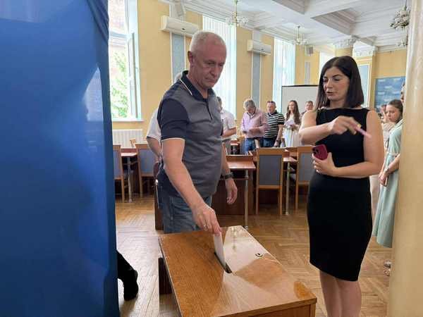 Порожній