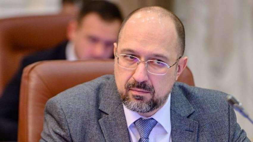 У центрі Києва вимкнули світлофори, щоб не пропустити кортеж прем’єра (ВІДЕО)