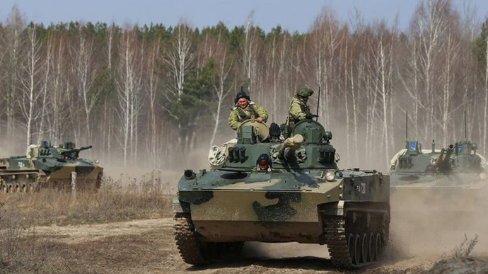 Розвідка повідомила, скільки триватиме скупчення російських військ біля кордонів Укрвини