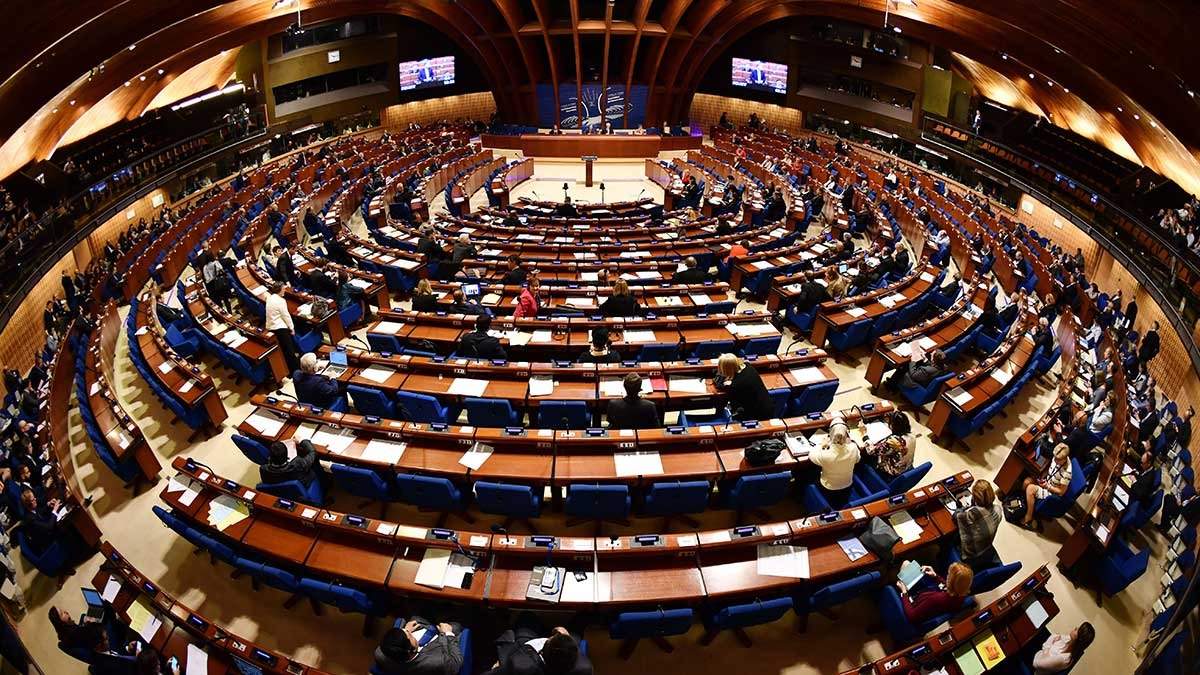 Сподіваються на діалог: ПАРЄ пропонує скасувати санкції проти Росії