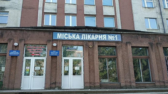 У ковідній лікарні у Чернівцях сталася пожежа, одна людина загинула