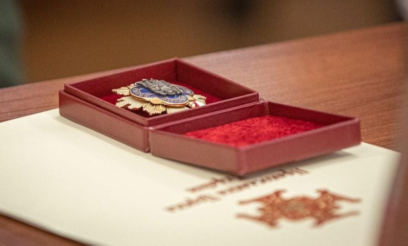 Епіфаній вручив звільненому нацгвардійцю Марківу високу церковну нагороду