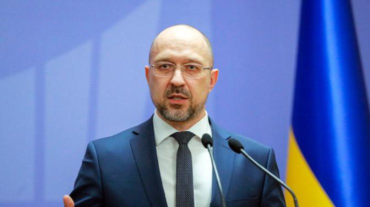 Вхід до закладів за QR-кодом: Шмигаль назвав 5 основних змін для українців