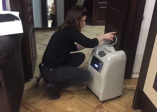 Вмирають, не чекаючи на тести, але маски носити не хочуть: як COVID-19 поглинає Одесу
