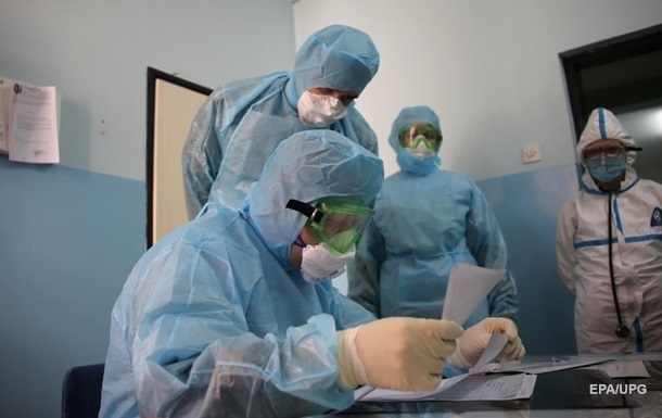 В Україні понад 900 випадків COVID-19 на добу