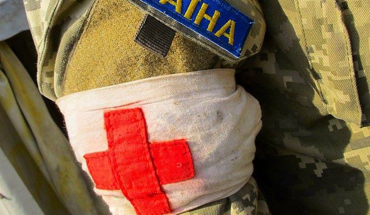 Підлість ДНР: на Донбасі під час евакуації загиблого та пораненого вбили військового медика