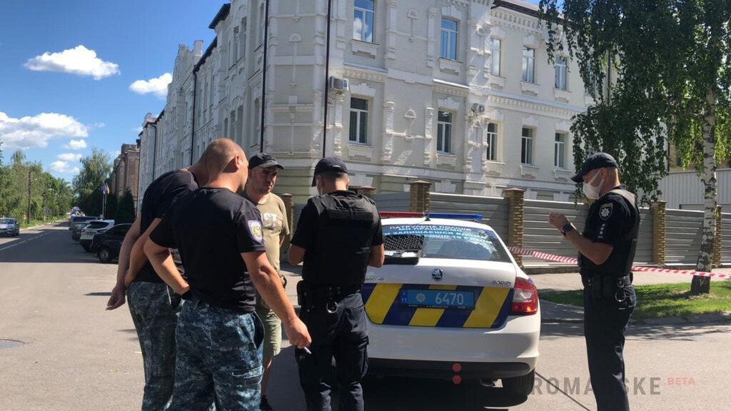 Захоплення поліцейських у Полтаві: зловмисник прямує до Києва.