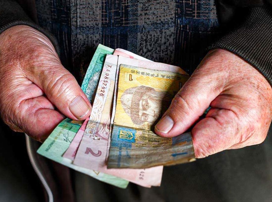 Самотнім пенсіонерам по 80, які потребують опіки, виділять по 685 грн на місяць