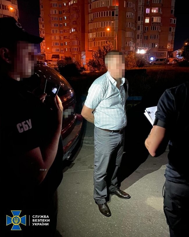 Чиновників командування Медсил ЗСУ спіймали на хабарі у мільйон гривень