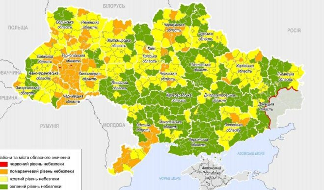 COVID-19 в Україні: епідемічні зони та антилідери.