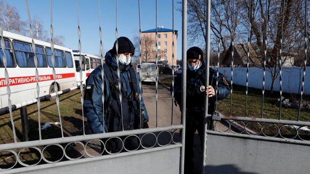Обсервація тих, хто прибув з-за кордону