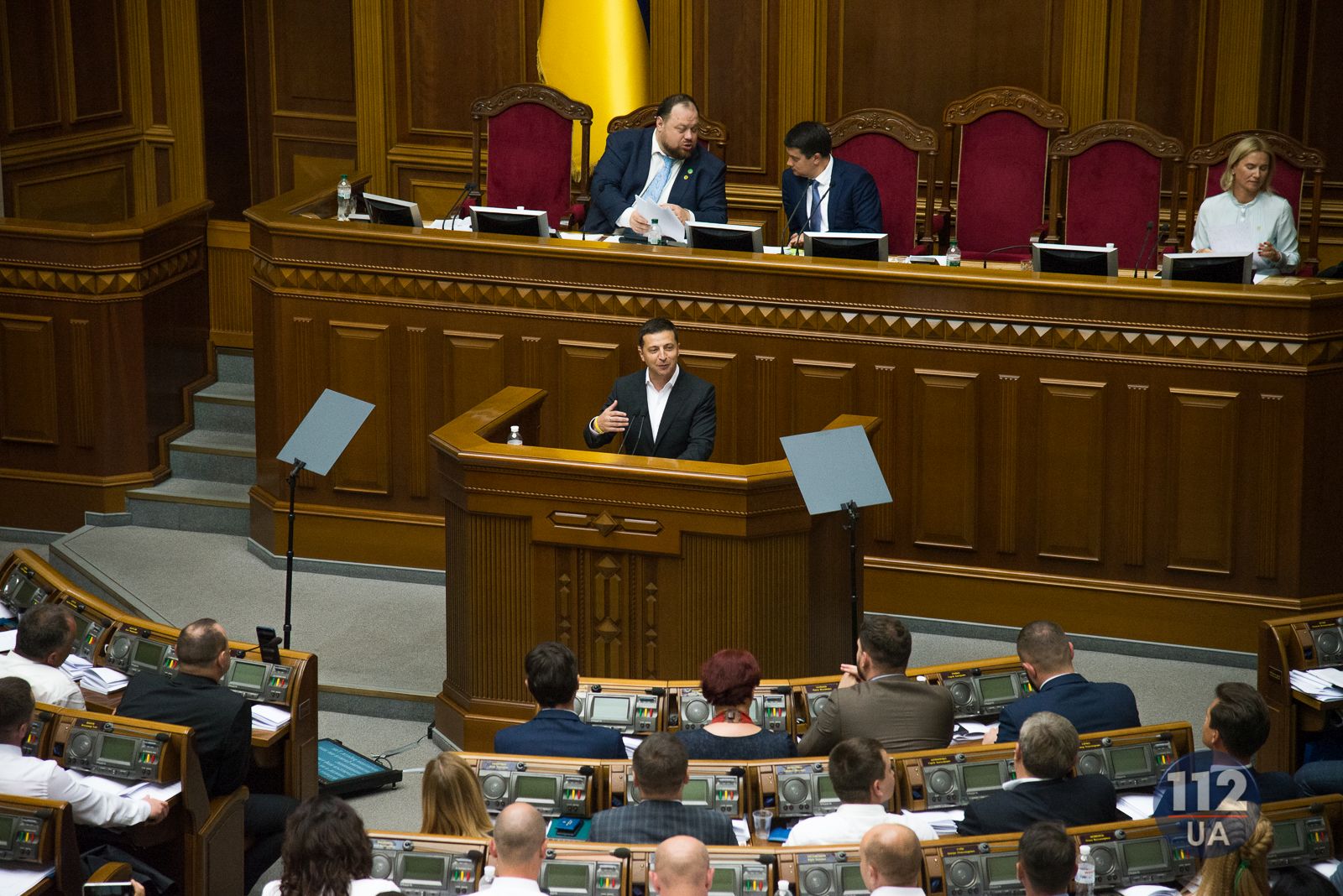 Зеленський закликає нардепів ухвалити закони, необхідні для отримання допомоги від МВФ