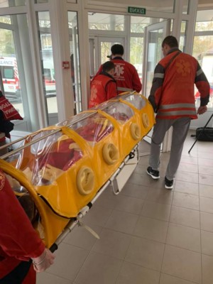 У Кременчуці створили капсулу для переміщення заражених COVID-19.