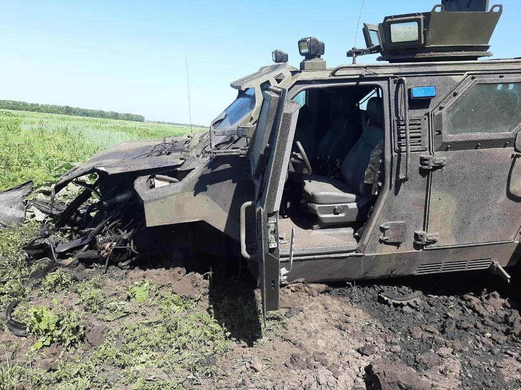 На Донеччині 10 військових вибухнули на автомобілі