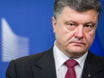 Порошенко вночі терміново повернувся з Іспанії до України: що сталося