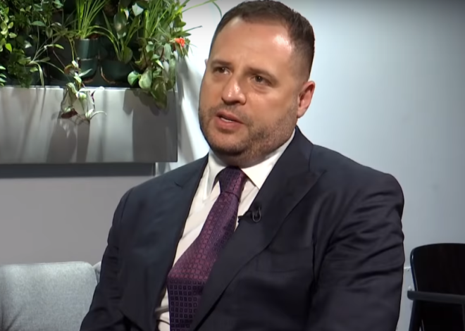 Перший брифінг на посаді керівника Офісу президента – онлайн-трансляція