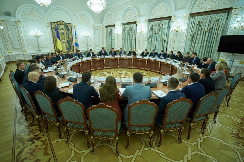 Зеленський розкритикував владу через невиконані завдання