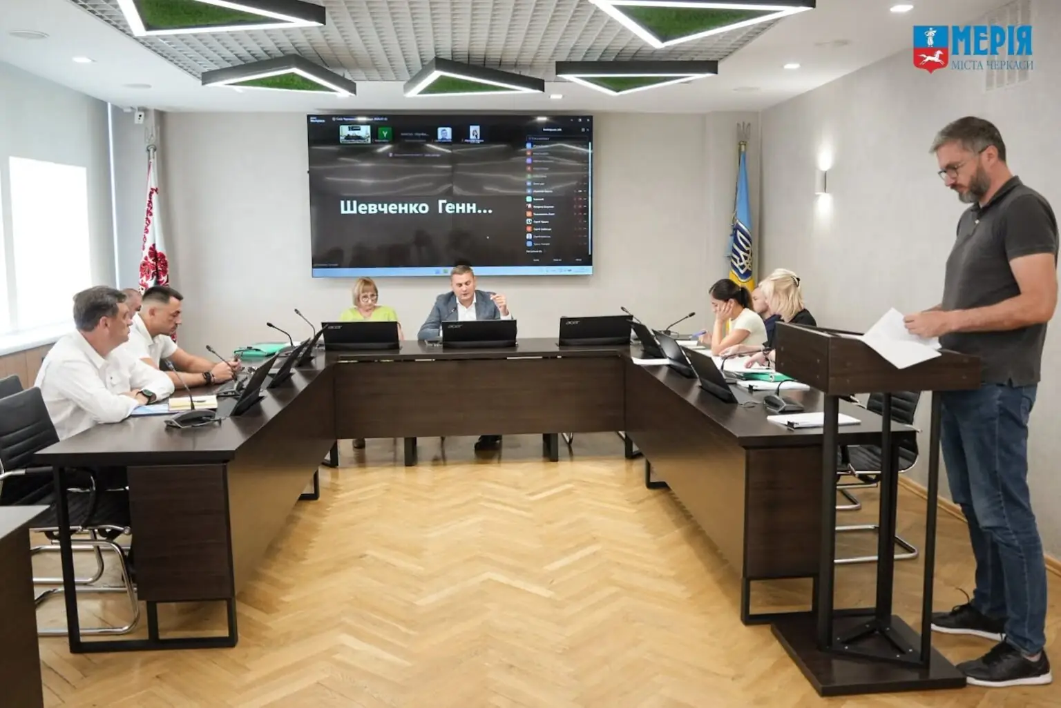 Черкаські депутати зібралися на позачергове дистанційне засідання міськради